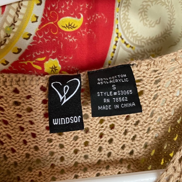 Windsor halter top - Picture 2 of 3